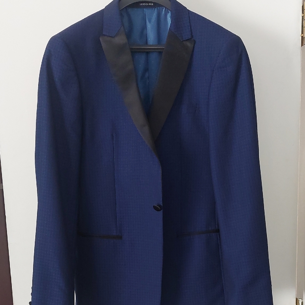 PROM PERFECT! London Fog Blue and Black Tuxedo Blazer 40L